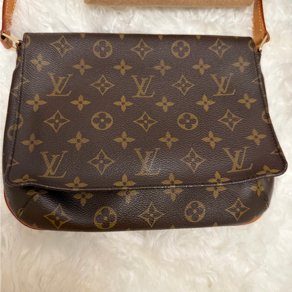 Louis Vuitton Monogram Musette Tango bag - Picture 10 of 16